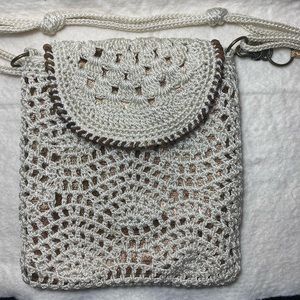 Zippered crochet crossbody bag